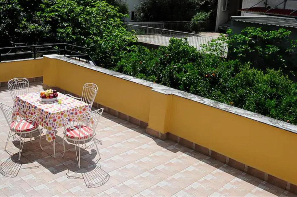 Villa Zeta'S Vintage Garden House Sparta Exterior foto