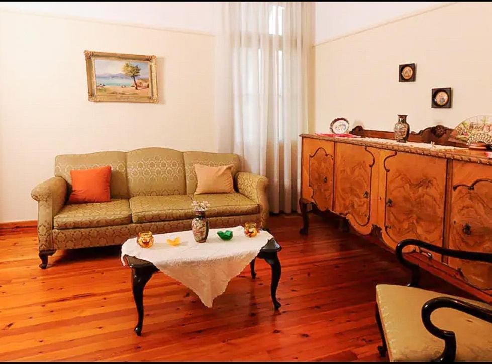 Villa Zeta'S Vintage Garden House Sparta Exterior foto